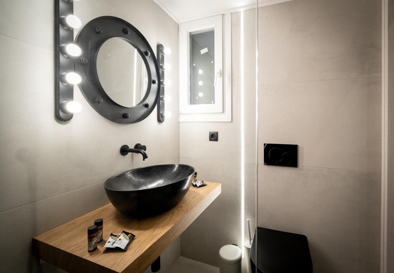Liv - Comfortable Designer In Lycabettus Apartment Athens