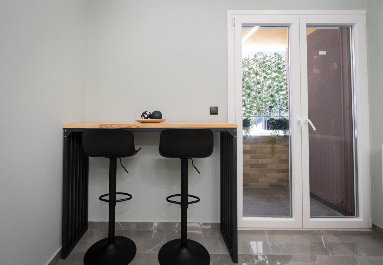 Liv - Comfortable Designer In Lycabettus Apartment